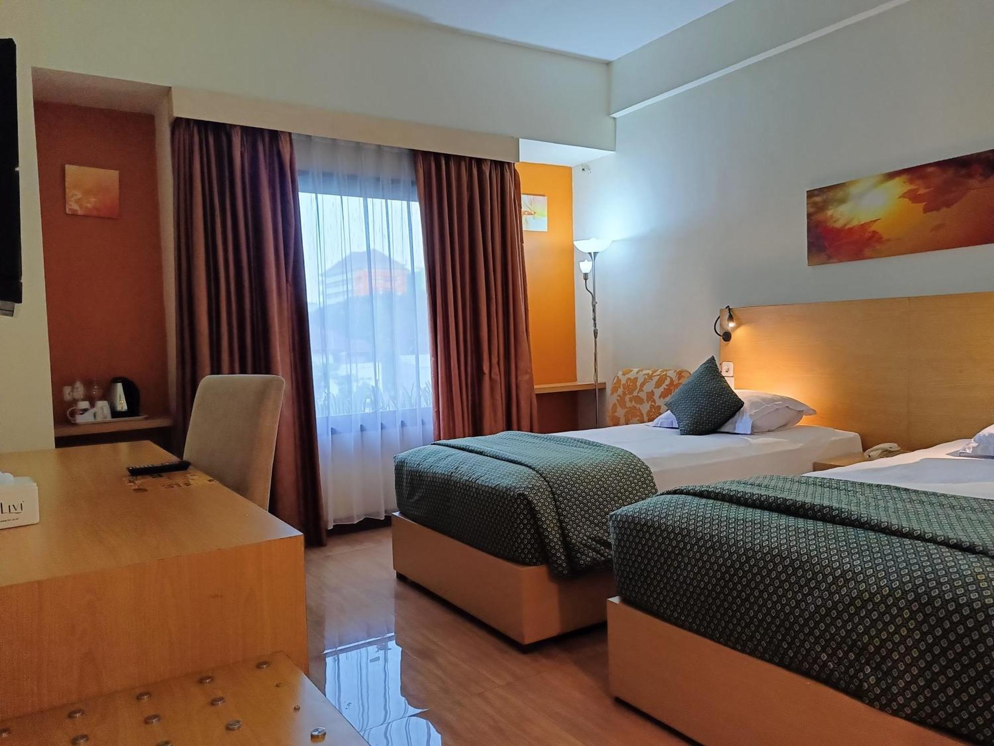 מאלאנג Lux Tychi Hotel מראה חיצוני תמונה