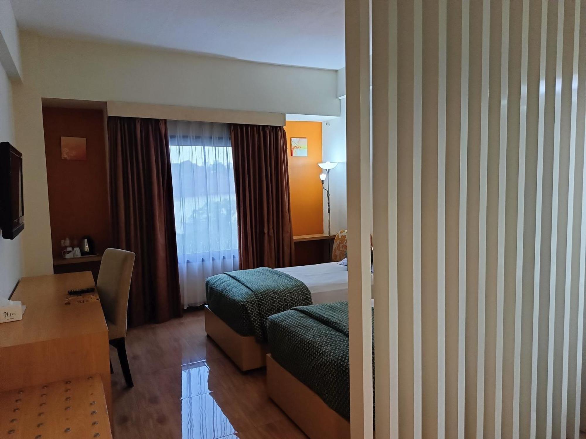 מאלאנג Lux Tychi Hotel מראה חיצוני תמונה