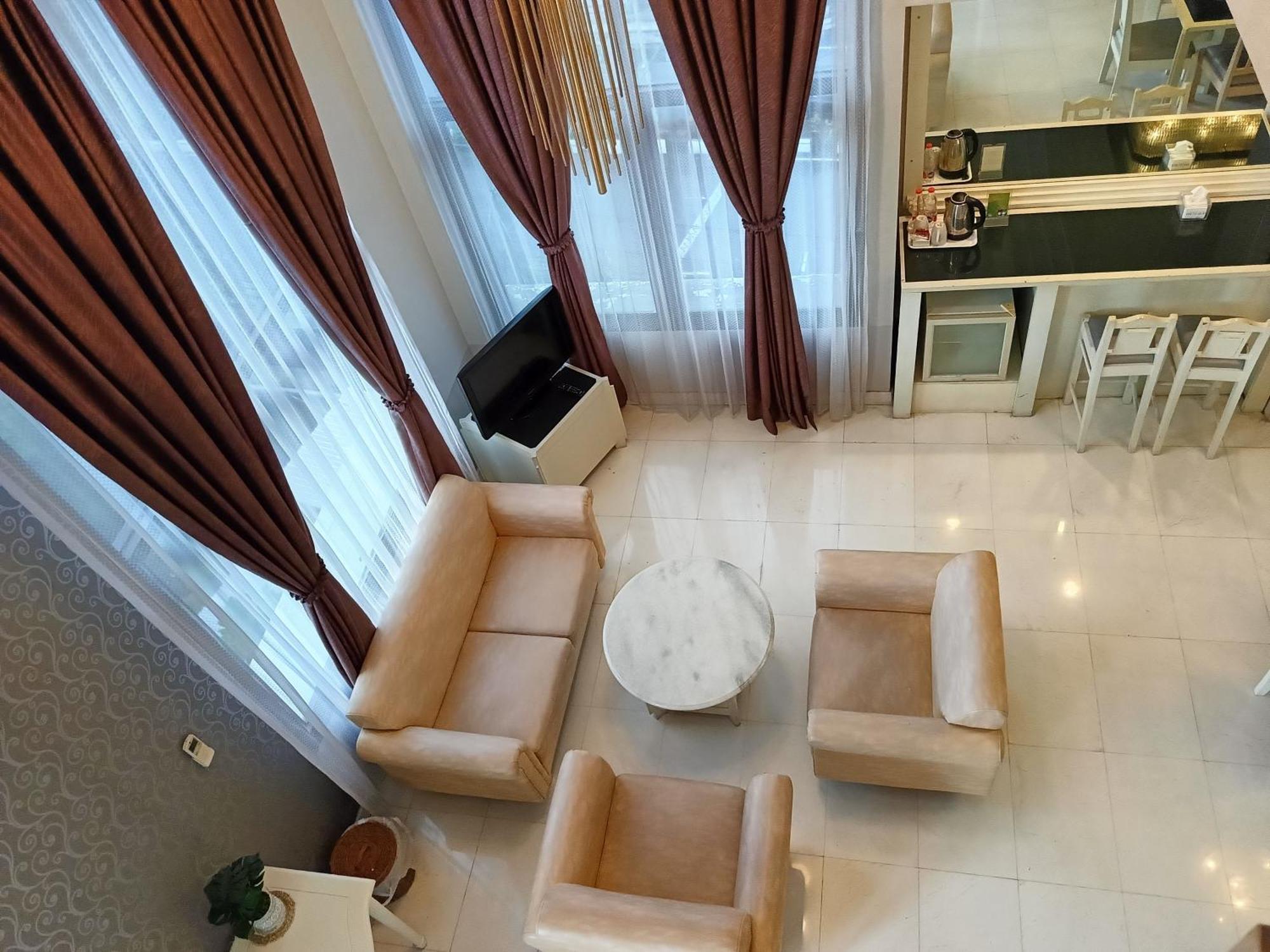 מאלאנג Lux Tychi Hotel מראה חיצוני תמונה