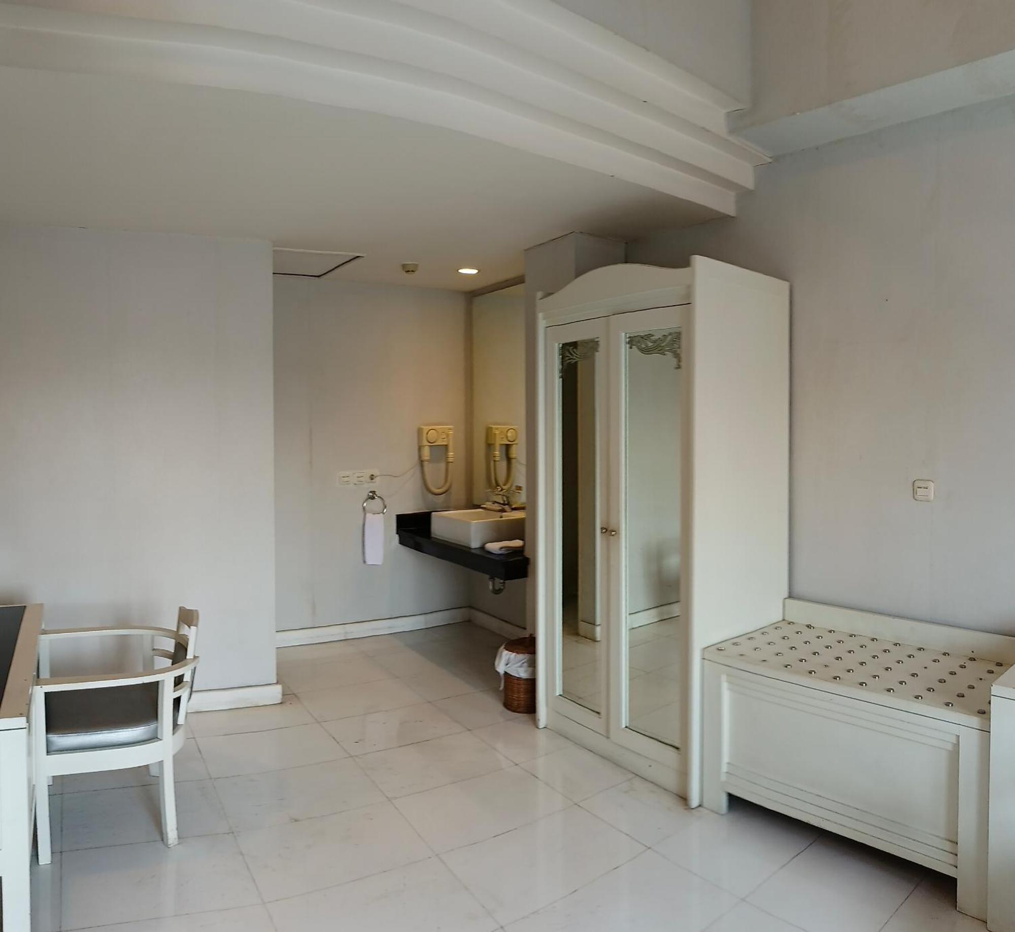 מאלאנג Lux Tychi Hotel מראה חיצוני תמונה