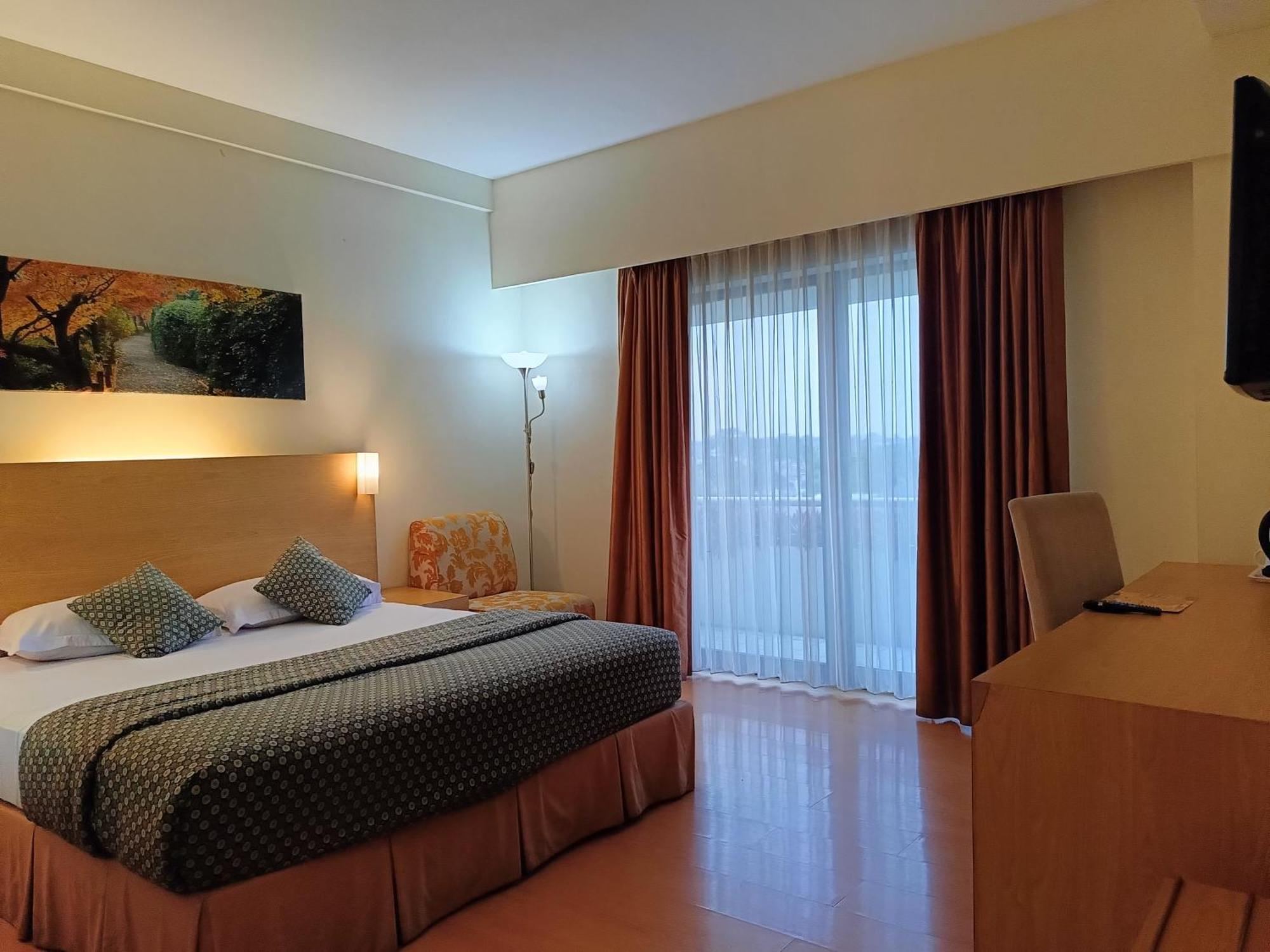 מאלאנג Lux Tychi Hotel מראה חיצוני תמונה